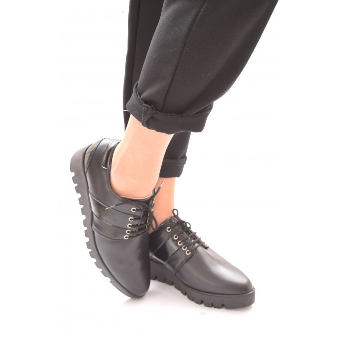 Patricia - Δερμάτινο Μοκασίνι με γορδόνια 