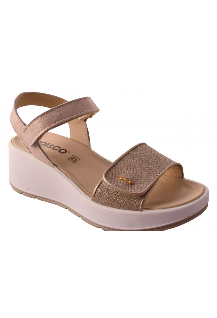 Γυναικεία σανδάλια με πλατιά πλατφόρμα 4 cm σε μπεζ χρώμα με βέλκρο by IGI & CO | 1163211> Γυναικεία σανδάλια με πλατιά πλατφόρμα 4 cm σε μπεζ χρώμα με βέλκρο by IGI & CO | 1163211