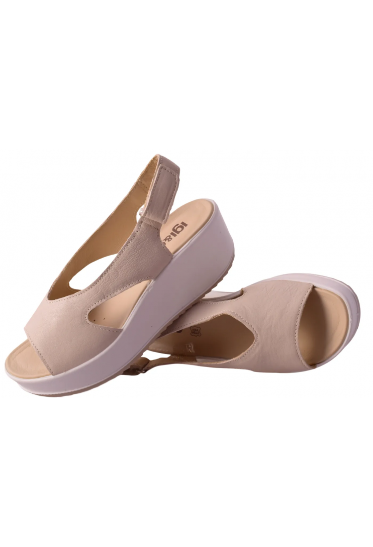 Γυναικεία σανδάλια με   πλατφόρμα 4.4 cm σε χρώμα beize  by IGI & CO | 1161733