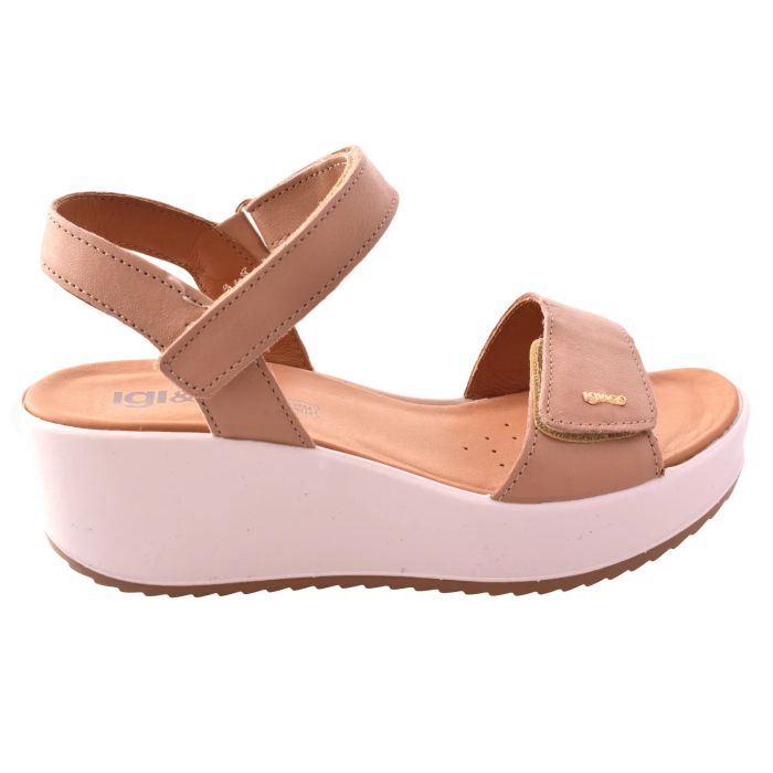 Γυναικεία σανδάλια με πλατιά πλατφόρμα 4 cm σε ταμπά χρώμα με βέλκρο by IGI & CO | 1161611 - Ταμπα