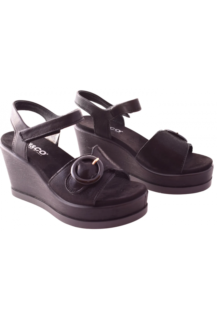 Γυναικεία σανδάλια με πλατιά πλατφόρμα σε μαύρο χρώμα με βέλκρο by IGI & CO | 1173000