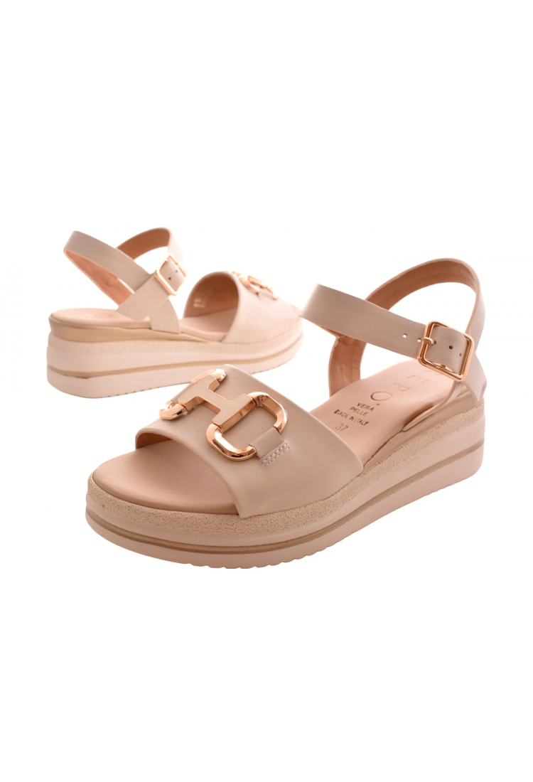 Γυναικεία Δερμάτινα  Πέδιλα με Χρυσή Αγκράφα & Ανατομικό Πάτο | 18207-Ε6