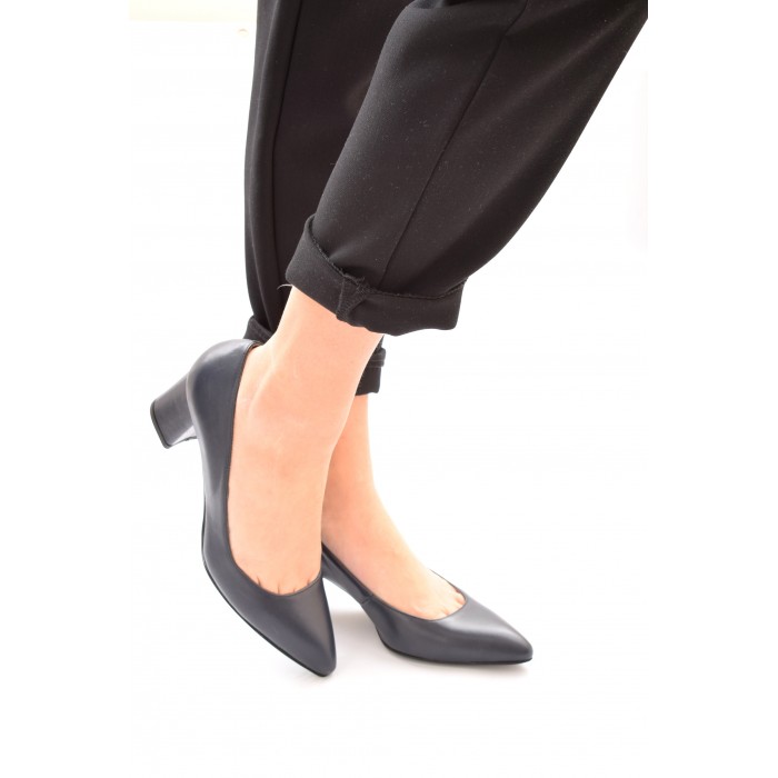 Δερμάτινες γόβες Reanna της Trace