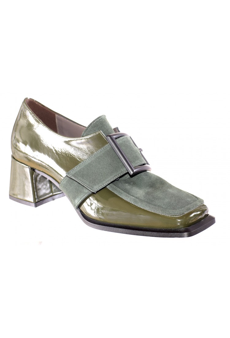 Δερμάτινα Loafers (μαλακό λουστρίνι και καστόρι)  48.056