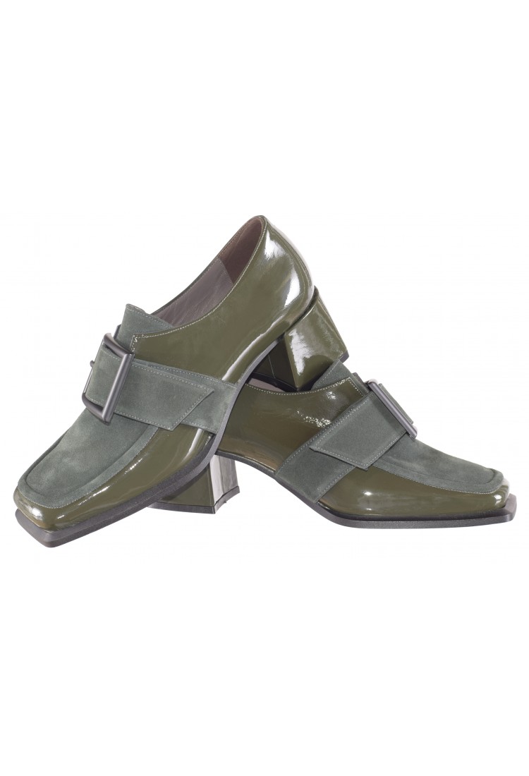 Δερμάτινα Loafers (μαλακό λουστρίνι και καστόρι)  48.056
